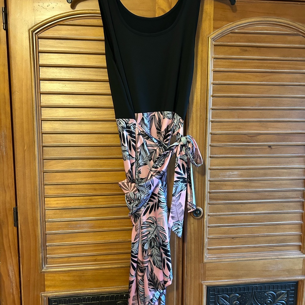 Black and Pink Leaf Print Dress